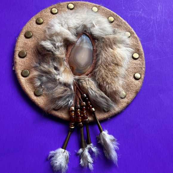 Native American Lakota Spirit Window Stone Feather Leather Signed Wall Art - NWT - Picture 2 of 9